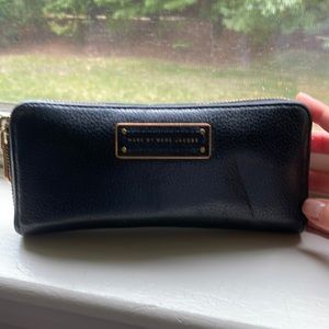 Marc Jacobs Black Leather Zip Wallet